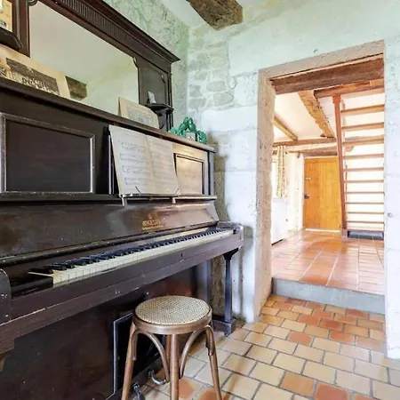 Feriehus Charming - Parking, Fireplace, Baby Bed *