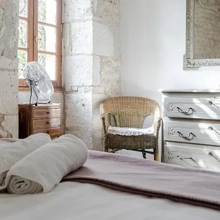 Charming - Parking, Fireplace, Baby Bed Feriehus