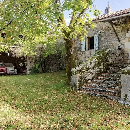 Feriehus Charming - Parking, Fireplace, Baby Bed *
