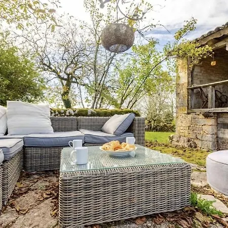 Charming - Parking, Fireplace, Baby Bed Vakantiehuis