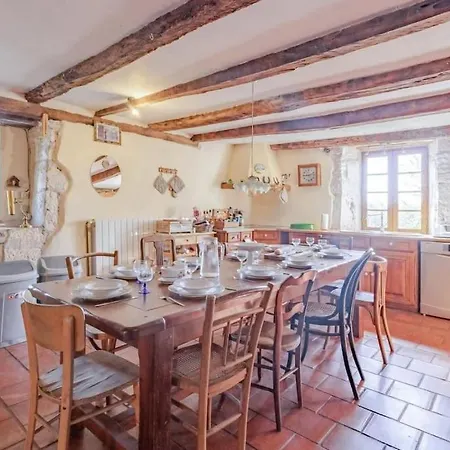 Vakantiehuis Charming - Parking, Fireplace, Baby Bed *