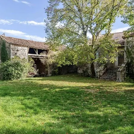 Charming - Parking, Fireplace, Baby Bed * Esclauzels